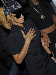Rihanna2BRihanna2BReturns2BLondon2BHotel2BfOIOPnI_KIJx.jpg