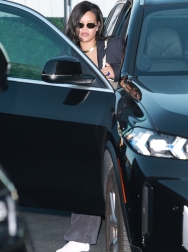 Filename=00021.jpg
Filesize=1090KiB
Dimensions=1364x2048
Date added=Aug 25, 2025 00021.jpg