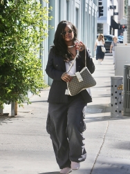 Filename=00015.jpg
Filesize=1936KiB
Dimensions=1365x2048
Date added=Aug 25, 2025 00015.jpg