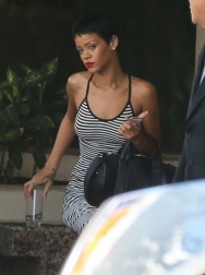 rihanna-091712ss-0_281529.jpg