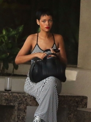 rihanna-091712ss-0_28729.jpg