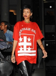 Rihanna2BRihanna2Blooking2Blittle2Bdazed2Bmakes2BDNFpnqvwha8x.jpg