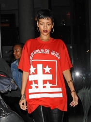 Rihanna2BRihanna2Blooking2Blittle2Bdazed2Bmakes2Bj0bWMax_M26x.jpg