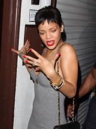 Rihanna2BRihanna2BFlips2BSwitch2BParty2BWork2B6AAFHA64nTLx.jpg