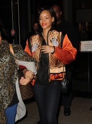 Rihanna2BRihanna2BSteps2BOut2BNYC2BCS4Ld_K3cO2x.jpg