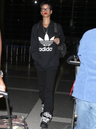 Rihanna2BRihanna2BDeparting2BFlight2BLAX2BBZEoX0UdiJpx.jpg