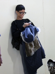 Rihanna2BRihanna2BArriving2BFlight2BLAX2BSz77NalTI76x.jpg