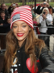 A182_Rihanna_130216KG7_B-GR_1.jpg