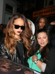 130217UU1_RIHANNA_B-GR_05.jpg