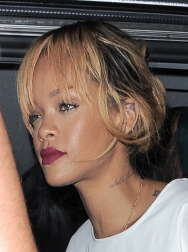 Rihanna2BRihanna2BKeeps2BBusy2BLondon2BPart2B52B5UIwM_UhpXgx.jpg