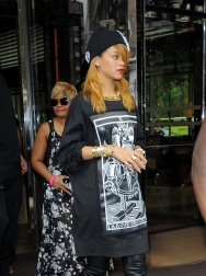 Rihanna2BRihanna2Bleaves2BLondon2Bhotel2BCt9W6Q4r-Nbx.jpg