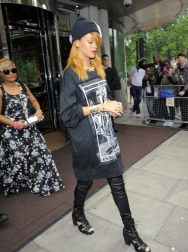 Rihanna2BRihanna2Bleaves2BLondon2Bhotel2BTl4kgkUEZwSx.jpg