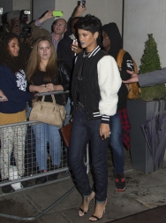 Rihanna2BRihanna2BLeaves2BLondon2BHotel2B6edK1yWC7V3x.jpg